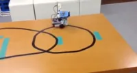物を運ぶライントレーサーロボ